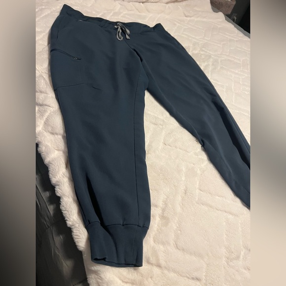 Figs Technical Collection Dark Harbor scrub set - Picture 7 of 13